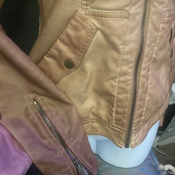 GORGEOUS Beige faux leather fur collar jacket - Picture 9 of 13